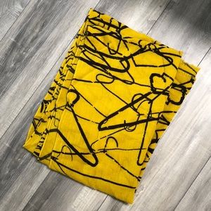 Graphic scarf